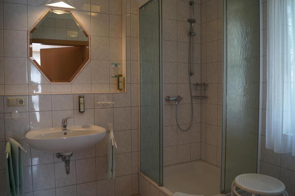 Landhotel Schellenberg 위버링겐 객실 사진